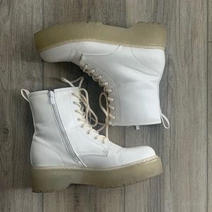 Steve Madden Bettyy White Platform Boot